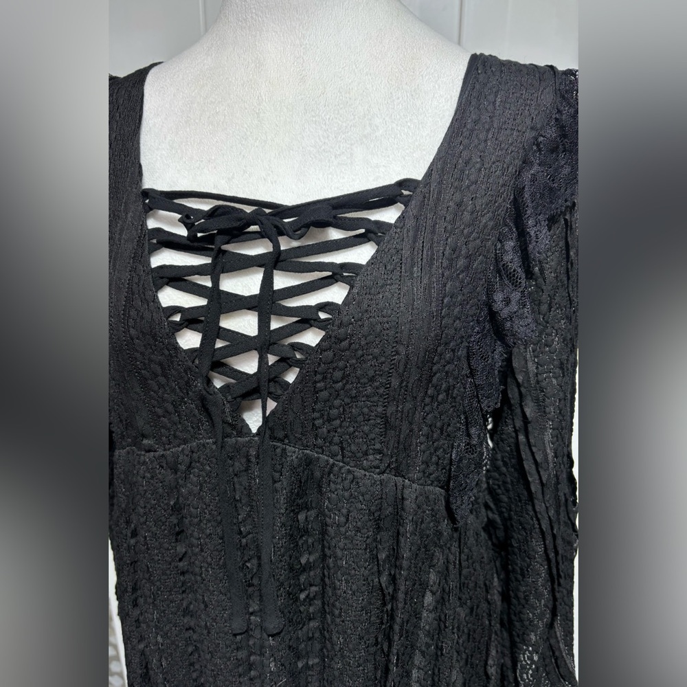 New POL black lace dress - Picture 3 of 8